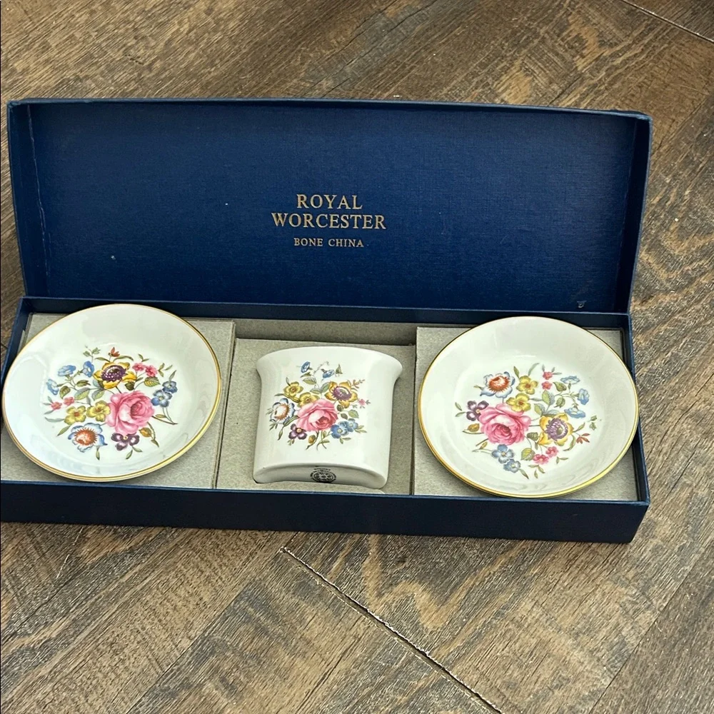 Royal Worcester Floral Bone‎ China Vanity Set with Pink Roses and Gold Trim